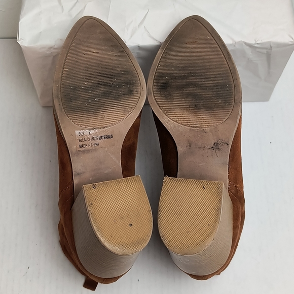 Day trip 7 Chelsea Ankle Booties Pointy Toe Cut Out Chestnut Block Heel Suede - Picture 10 of 12